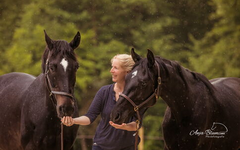 Gundula Lorenz ist von Kindheit an mit Pferden verbunden. / Foto: Anja Blum Pferdefotografie