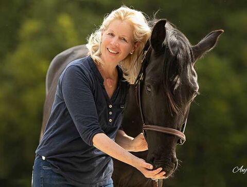 Gundula Lorenz mit ihrem Pferd