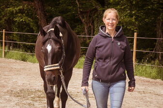 Gundula Lorenz mit ihrem Pferd